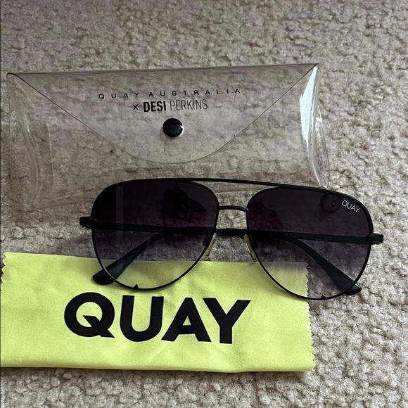 Quay Black HIGHKEY Aviator Sunglasses w/case and dust wipe - Picture 1 of 5